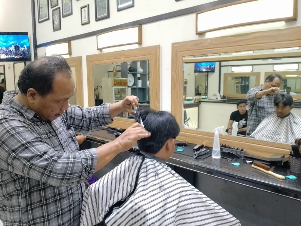 Dharmawan Family, Warisan Usaha Potong Rambut yang Sudah Eksis Sejak 1960
