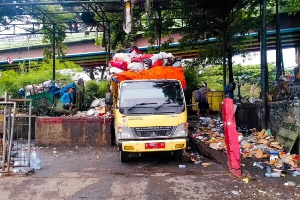 TPS Polowijen Jadi Ujung Tombak Kebersihan Lingkungan Sekitar, Diangkut Hingga 3 Kali Sehari ke Supit Urang