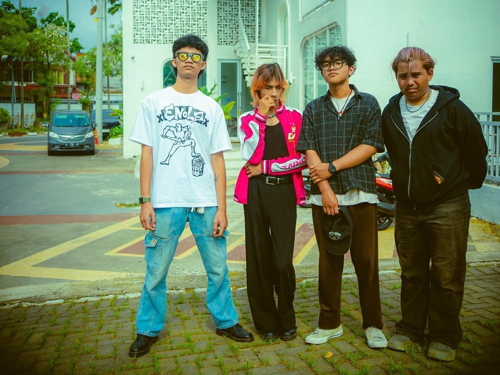 Enitine Kemas Realita Pahit Dunia Perkuliahan dalam Single ‘Shell Of A Damned College Kid’
