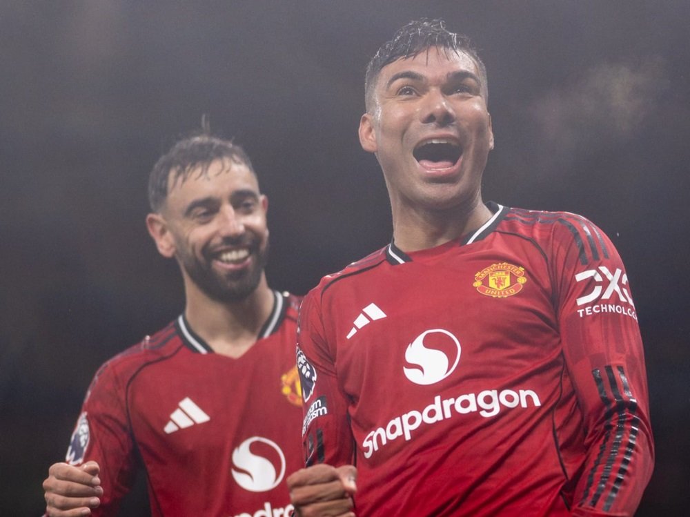 Manchester United Tumbangkan Chelsea 2-1 dalam Laga Penuh Drama