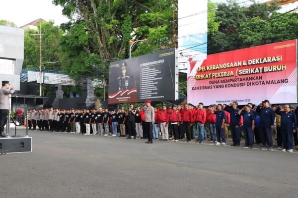 Perkuat Sinergi dan Jaga Kondusivitas Kota Malang, Kapolresta Pimpin Apel Akbar Kebangsaan Bersama Serikat Buruh