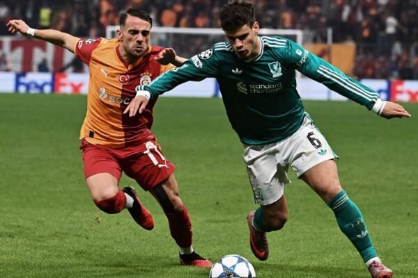 Kejutan di Istanbul, Penalti Osimhen Paksa Liverpool Telan Kekalahan Kedua Beruntun