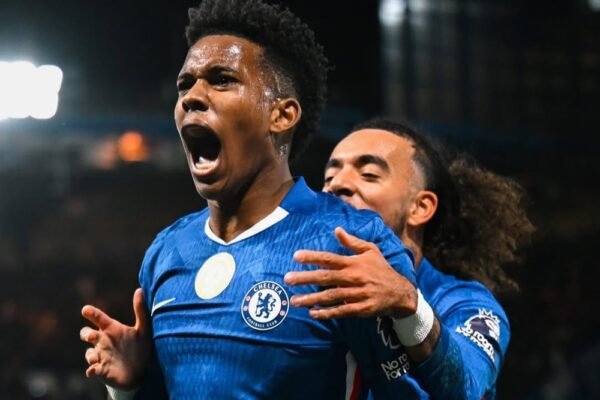 Gol Dramatis Estevao Willian Bawa Chelsea Tundukkan Liverpool 2-1 di Stamford Bridge