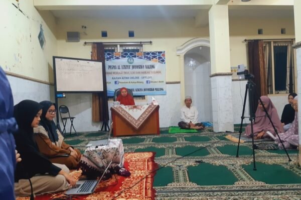 Dewi, Alumni PP Al-Azkiya' Isi Kegiatan Sharing Session