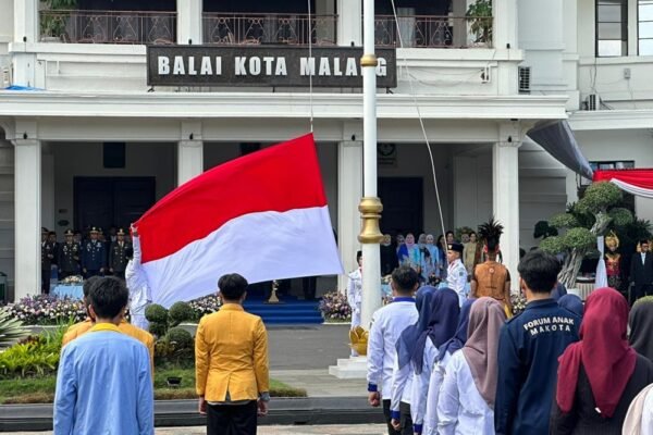 Kota Malang Rayakan Hari Sumpah Pemuda ke-97, Bentangkan Merah Putih Sepanjang 100 Meter