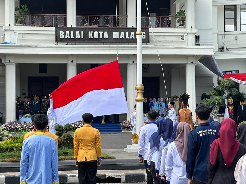 Kota Malang Rayakan Hari Sumpah Pemuda ke-97, Bentangkan Merah Putih Sepanjang 100 Meter