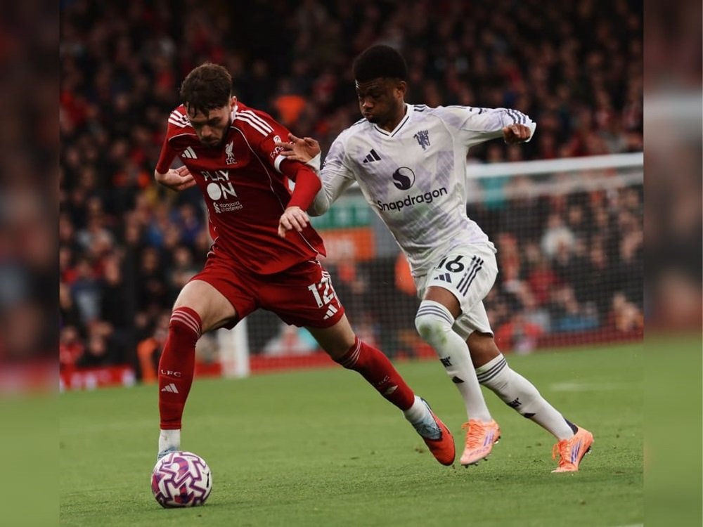 Anfield Terbungkam, Manchester United Menang Dramatis 2-1