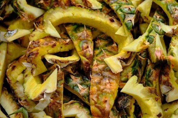 Limbah Kulit Nanas Jadi Pewarna Alami Tekstil, Murah dan Ramah Lingkungan