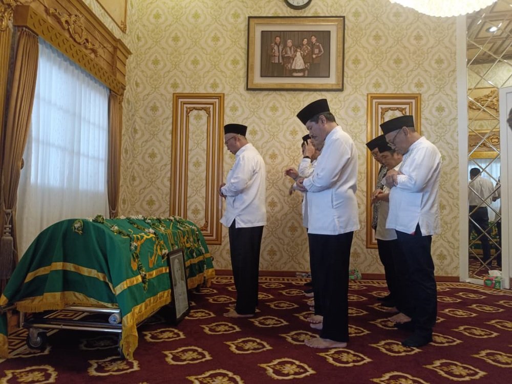 301-Salat jenazah Istri Wali Kota Malang, Hj Hanik Andriani, Berpulang pada Kamis Malam