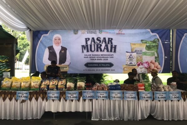 Jelang Nataru, Bakorwil III Malang Gelar Pasar Murah untuk Stabilkan Harga Kebutuhan Pokok
