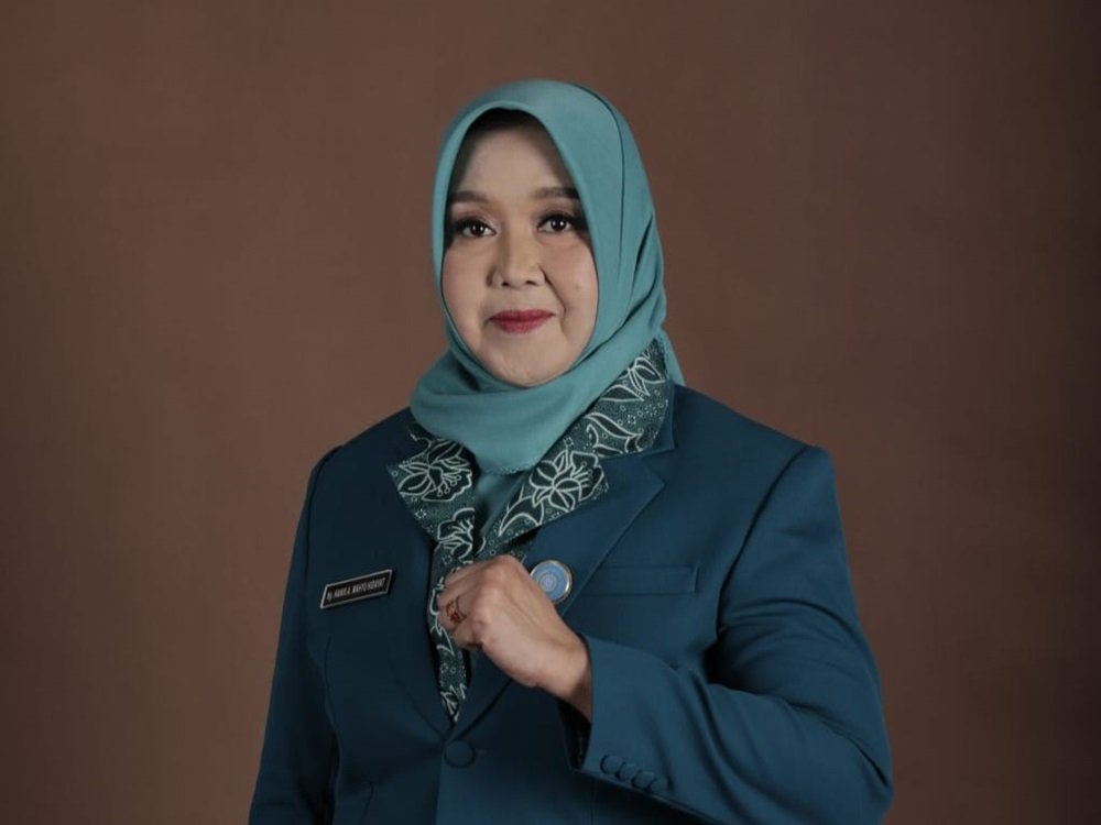 Jejak Pengabdian Dra. Hj. Hanik Andriani Wahyu Hidayat: Teladan yang Menetap di Kota Malang