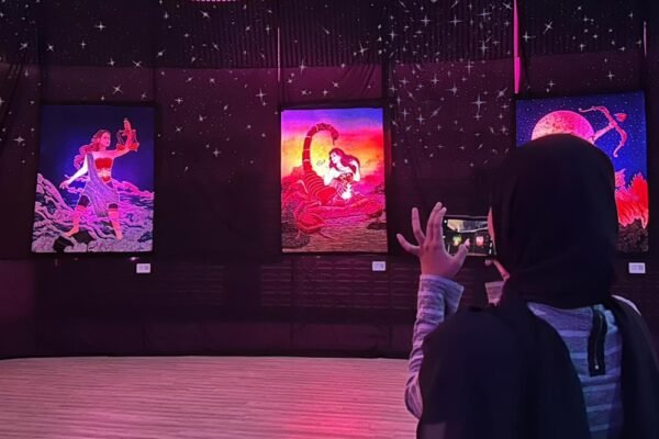 Pameran Instalasi Lukisan Batik Bertema Zodiak di UB, Sosok Perempuan Jadi Sumber Inspirasi