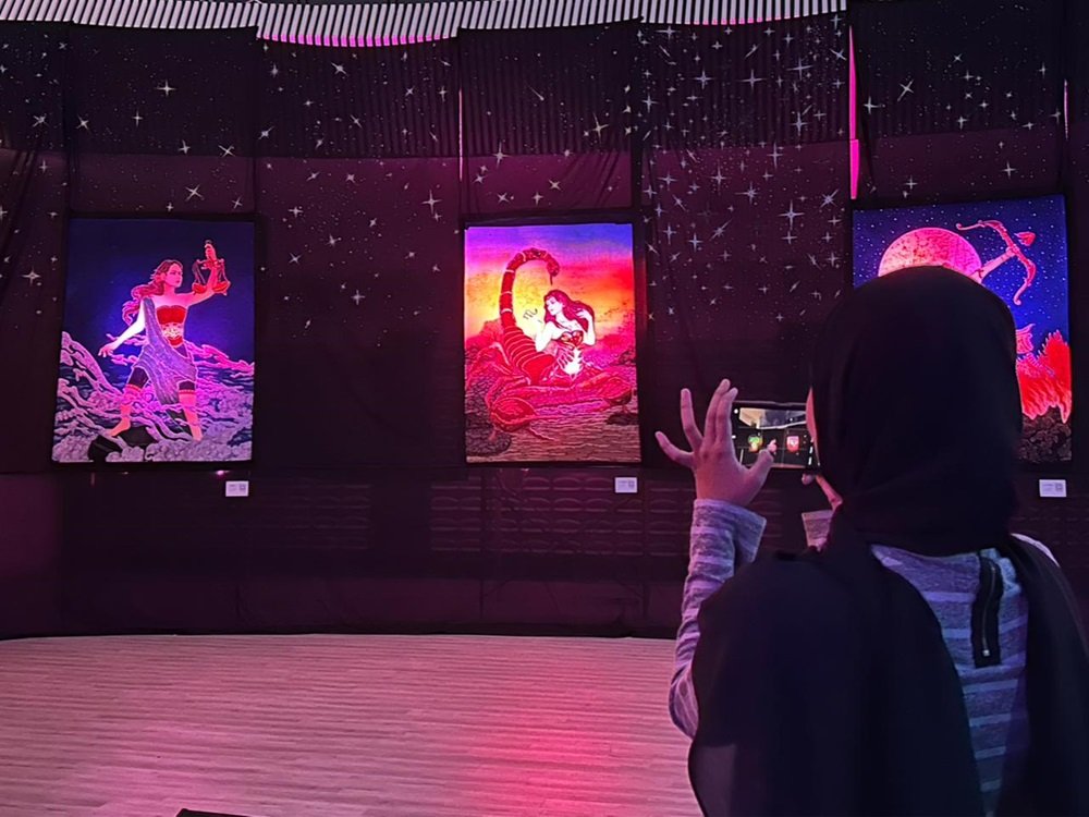 Pameran Instalasi Lukisan Batik Bertema Zodiak di UB, Sosok Perempuan Jadi Sumber Inspirasi