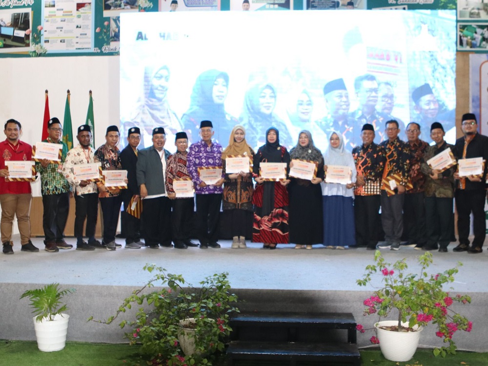 Pemberian Penghargaan UMM Raih CRM Award Berkat Konsistensi Kembangkan Cabang, Ranting, dan Masjid Muhammadiyah