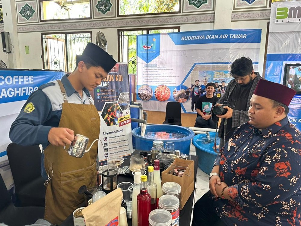 Kewirausahaan Ponpes Bahrul Maghfiroh, Sultan Coffee Didik Santri Jadi Wirausahawan