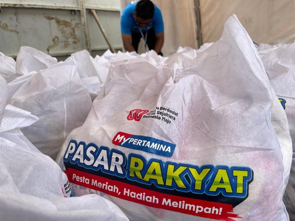MyPertamina WikenFES Hadir di Malang, Kerahkan Sembako dan 500 Pasang Sepatu Sekolah Untuk Masyarakat