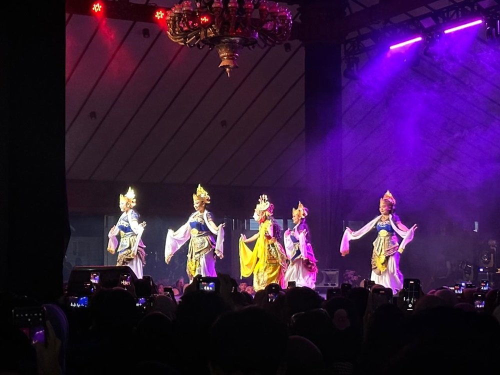 Pementasan Topeng Panji Kirana Diserbu Mahasiswa! Raup 2.500 Penonton