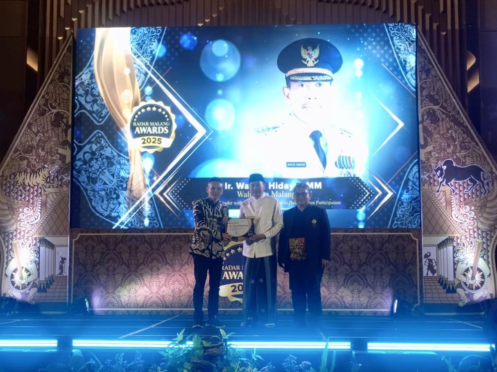 Wali Kota Malang dan Mendiang Istri Meraih Penghargaan Radar Malang Award 2025