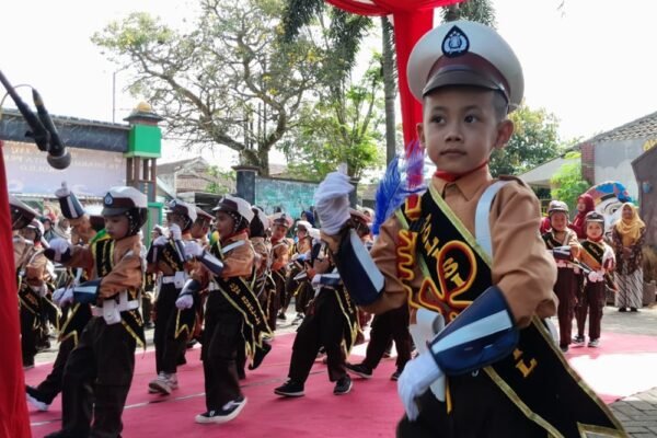 Kolaborasi Lintas Sektor di Jabung, Peringatan Sumpah Pemuda dan Bulan Bahasa Tanamkan Patriotisme dan Disiplin Sejak Dini