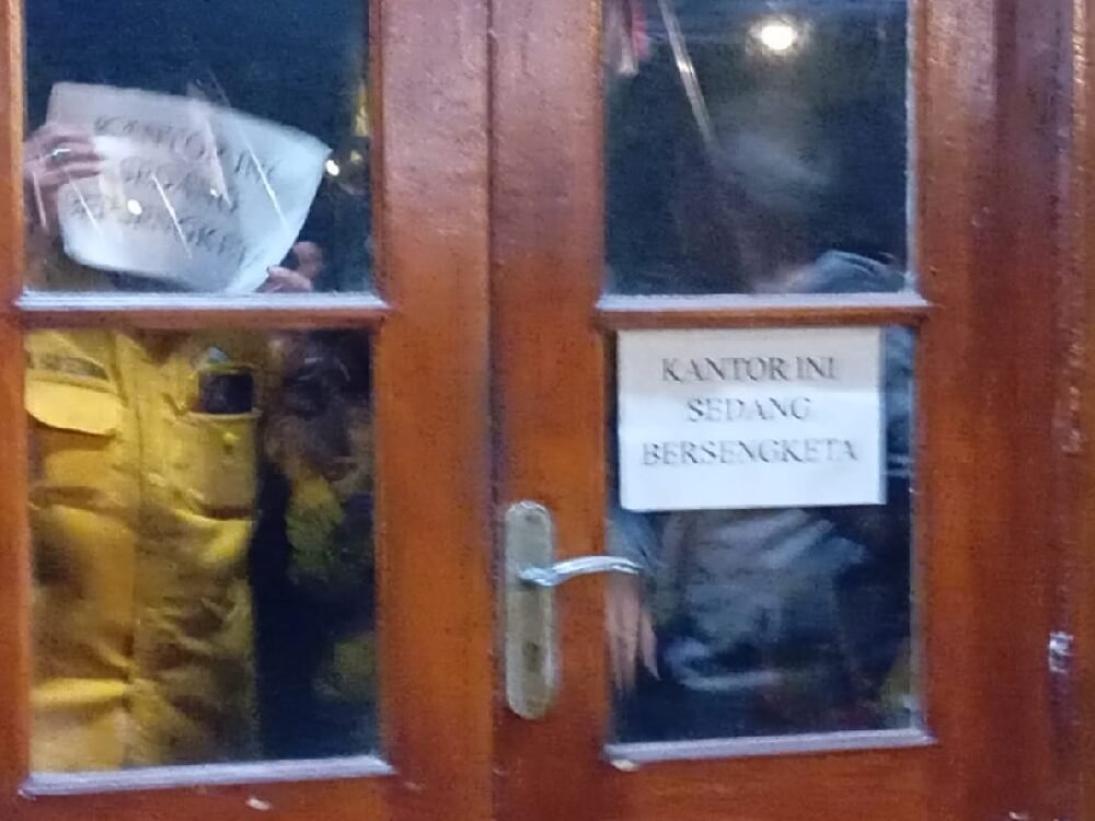 Konflik Internal Partai Golkar Kota Malang Memuncak, Kader Segel Kantor DPD