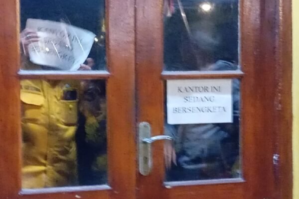 Konflik Internal Partai Golkar Kota Malang Memuncak, Kader Segel Kantor DPD