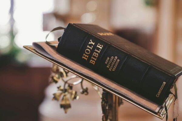 Bolehkah Muslim Menyukai Ayat Alkitab? Ini Penjelasannya