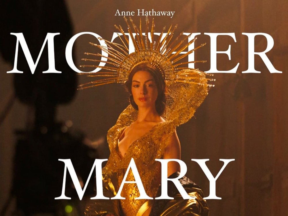 Anne Hathaway Sinopsis ‘Mother Mary’, Film Mendatang Anne Hathaway dan Michaela Coel Produksi A24
