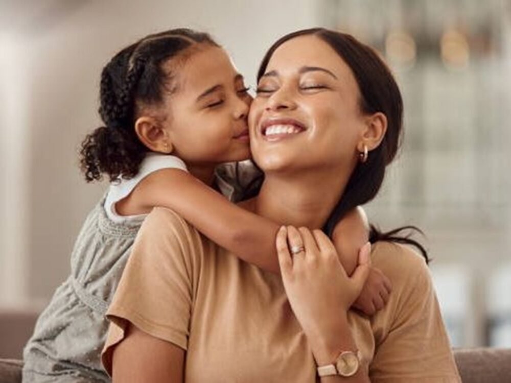 Ibu dan Anak (3) Peringati Hari Ibu 2025, Ingatkan Ibu Tak Perlu Membandingkan Diri dengan Orang Lain