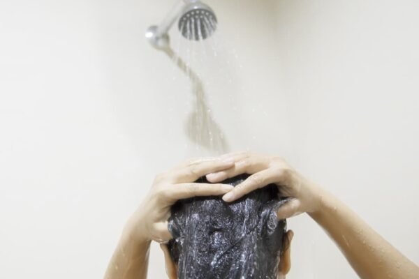 Bak Mandi Kurang Dua Kulah, Begini Cara Aman Mandi Wajib Menurut Fikih