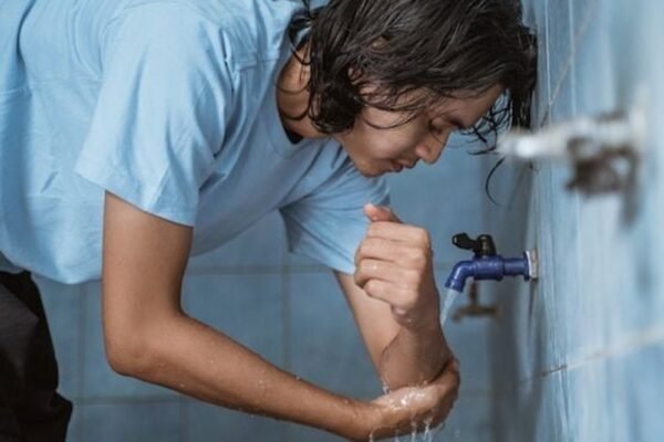 Apakah Sah Wudu dan Mandi Wajib dengan Air Hangat? Ini Penjelasan Fikihnya