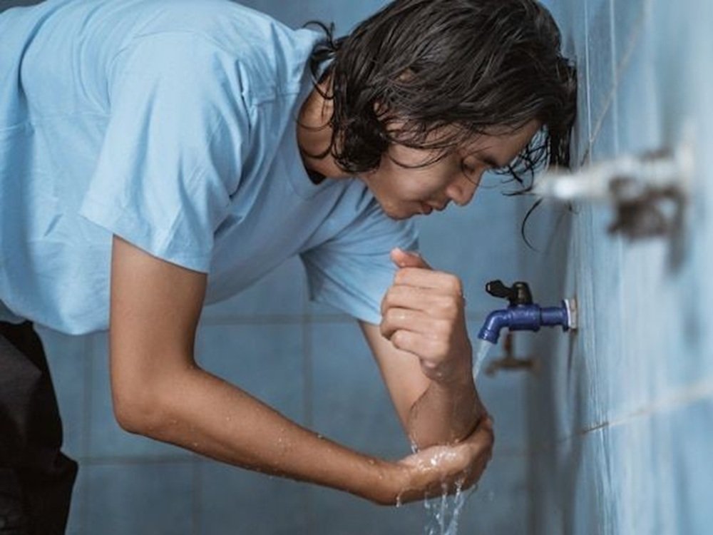 Apakah Sah Wudu dan Mandi Wajib dengan Air Hangat? Ini Penjelasan Fikihnya