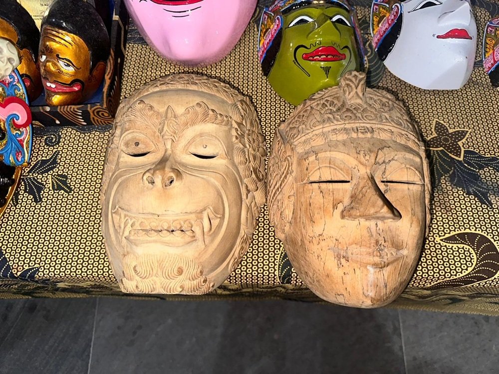 Topeng Malang Terancam Punah, Mariono Ceritakan Krisis Regenerasi Pengrajin