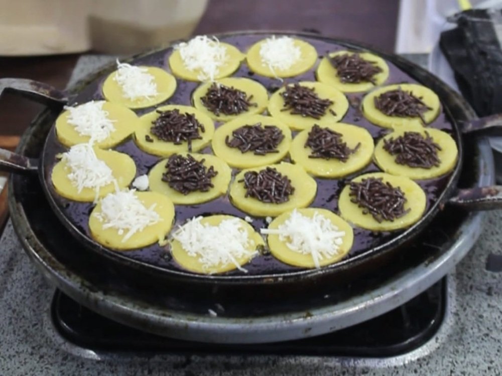 Kue Lumpur Juwara Hadirkan Cita Rasa Premium di Bazar Brawijaya Tempo Doeloe