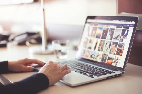 Bahaya Visual Digital dan Pentingnya Menundukkan Pandangan dalam Islam