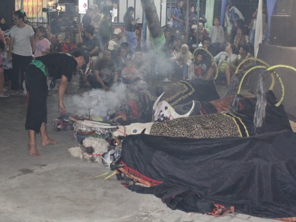 Pertunjukan Bantengan Manggolo Saputro Meriahkan Brawijaya Tempo Doeloe