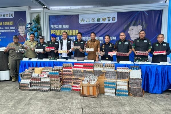 Bea Cukai Malang dan Pemkot Malang Musnahkan MMEA dan Jutaan Batang Rokok Ilegal