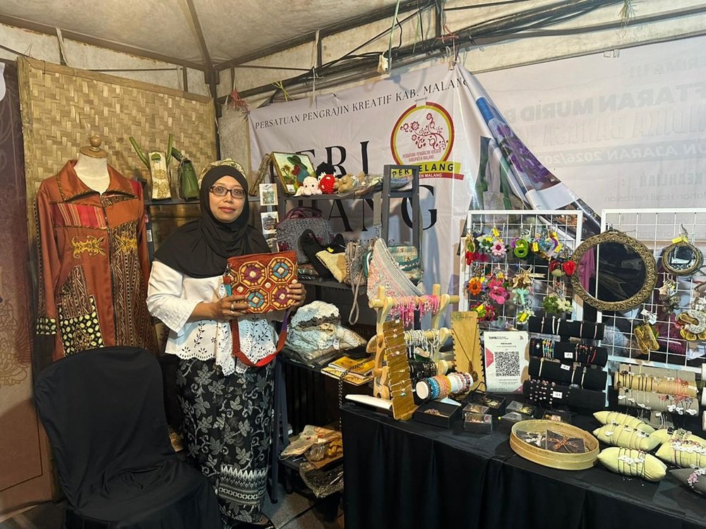 Komunitas Peri Elang Ramaikan Festival Kepandjen Djaman Mbiyen dengan Aneka Produk Kerajinan Handmade