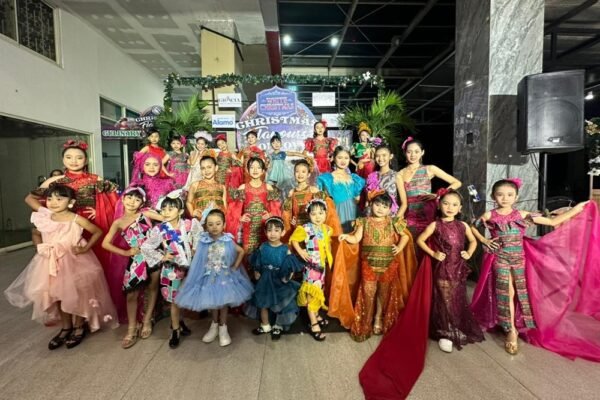 Andre Modelling School Gelar Fashion Show Bertema Natal 2025 di Matos