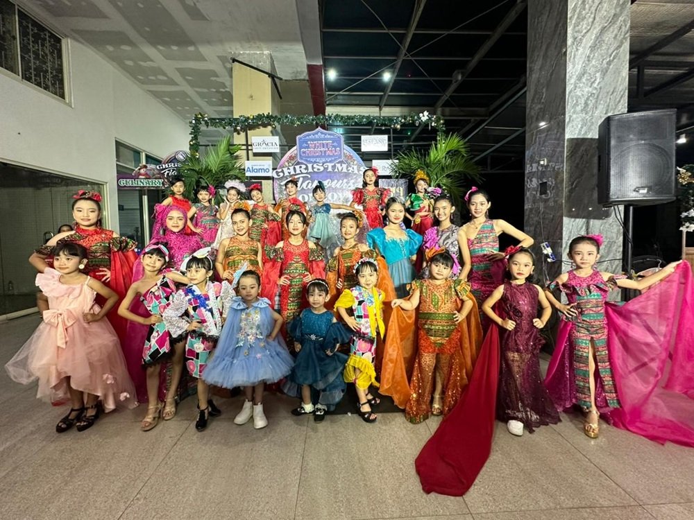 Andre Modelling School Gelar Fashion Show Bertema Natal 2025 di Matos