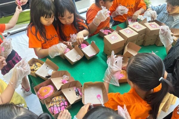 Serunya Play & Bite, Anak Anak Hias Donat Sendiri di Malang Town Square