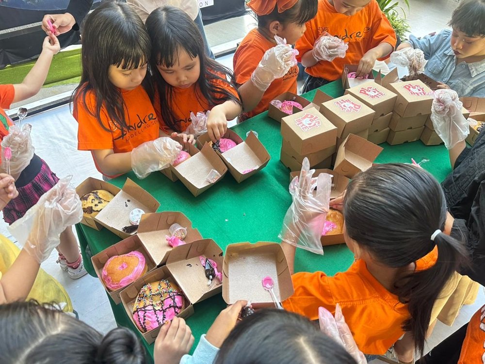Serunya Play & Bite, Anak Anak Hias Donat Sendiri di Malang Town Square