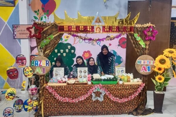 Pasar Sekolah TA Zamzam Malang, Aksi Wirausaha Cilik Jajakan Kuliner Tradisional Sekaligus Galang Dana Kemanusiaan