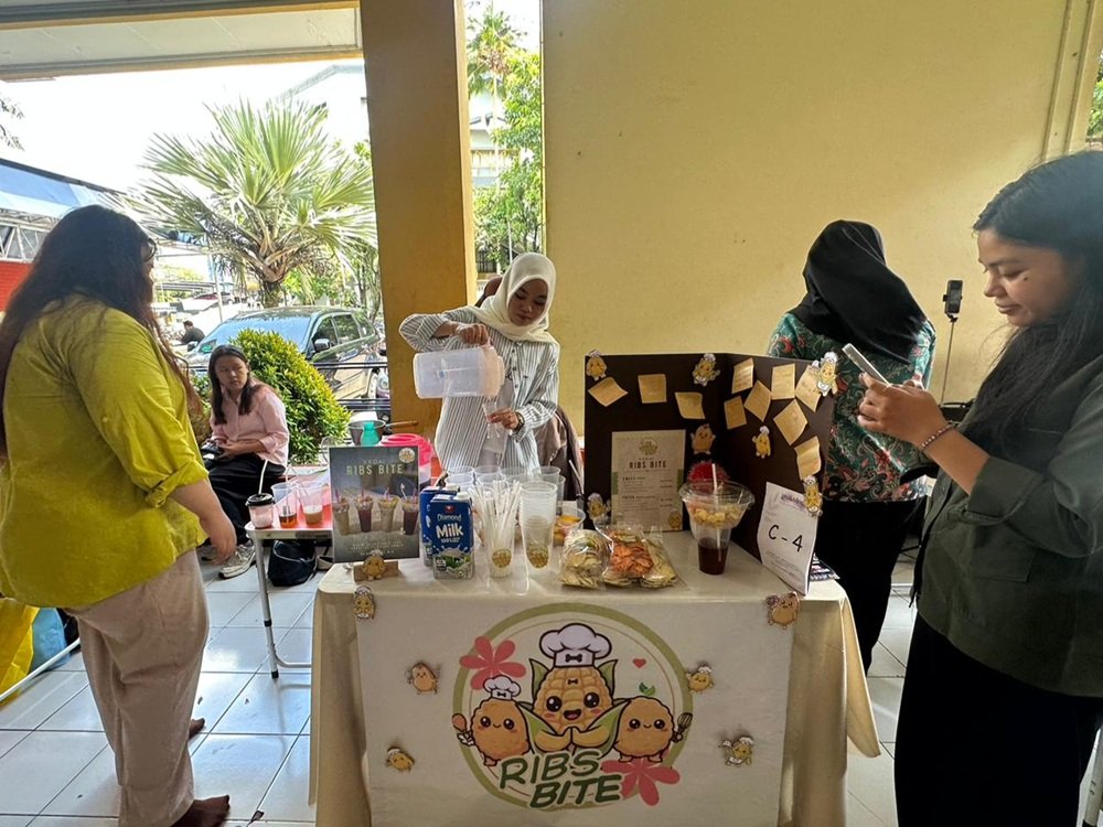 Stand Ribs Bite Gelar Market Day, 48 Stand Mahasiswa Psikologi UNMER Tampilkan Kreativitas dan Jiwa Wirausaha