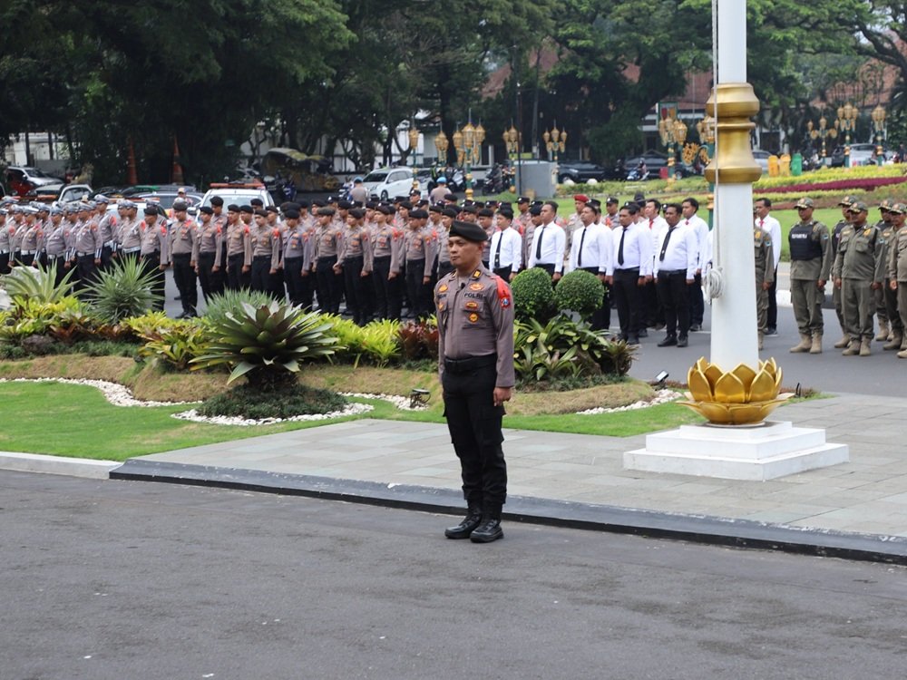 Polresta Malang Kota Gelar Pasukan Ops Lilin Semeru 2025 Jelang Pengamanan Natal 2025 dan Tahun Baru 2026