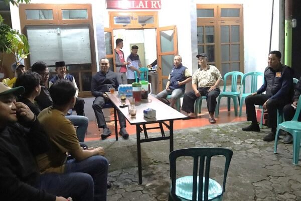 Kapolresta Malang Kota Sosialisasi SIM BHABIN dan Serap Aspirasi Warga Saat Sambang Kamtibmas di Kelurahan Sukun