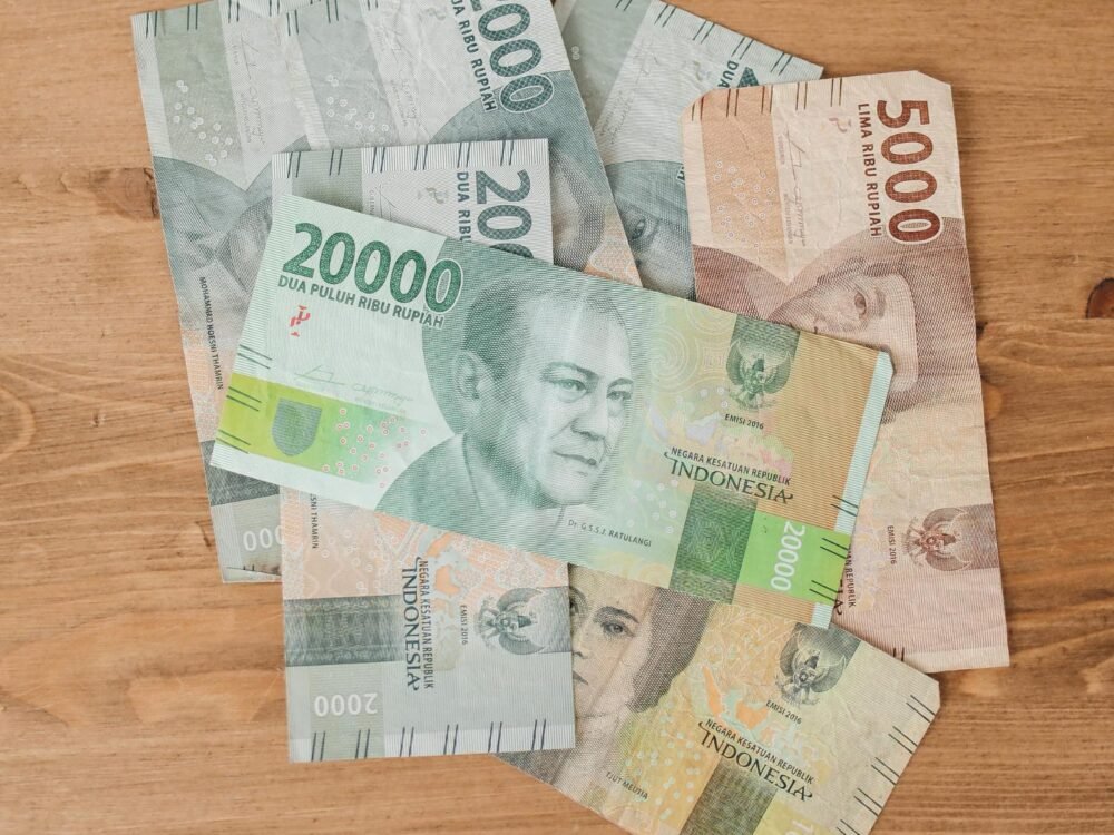 Hukum Orang Tua Menggunakan Uang THR Anak dalam Pandangan Islam