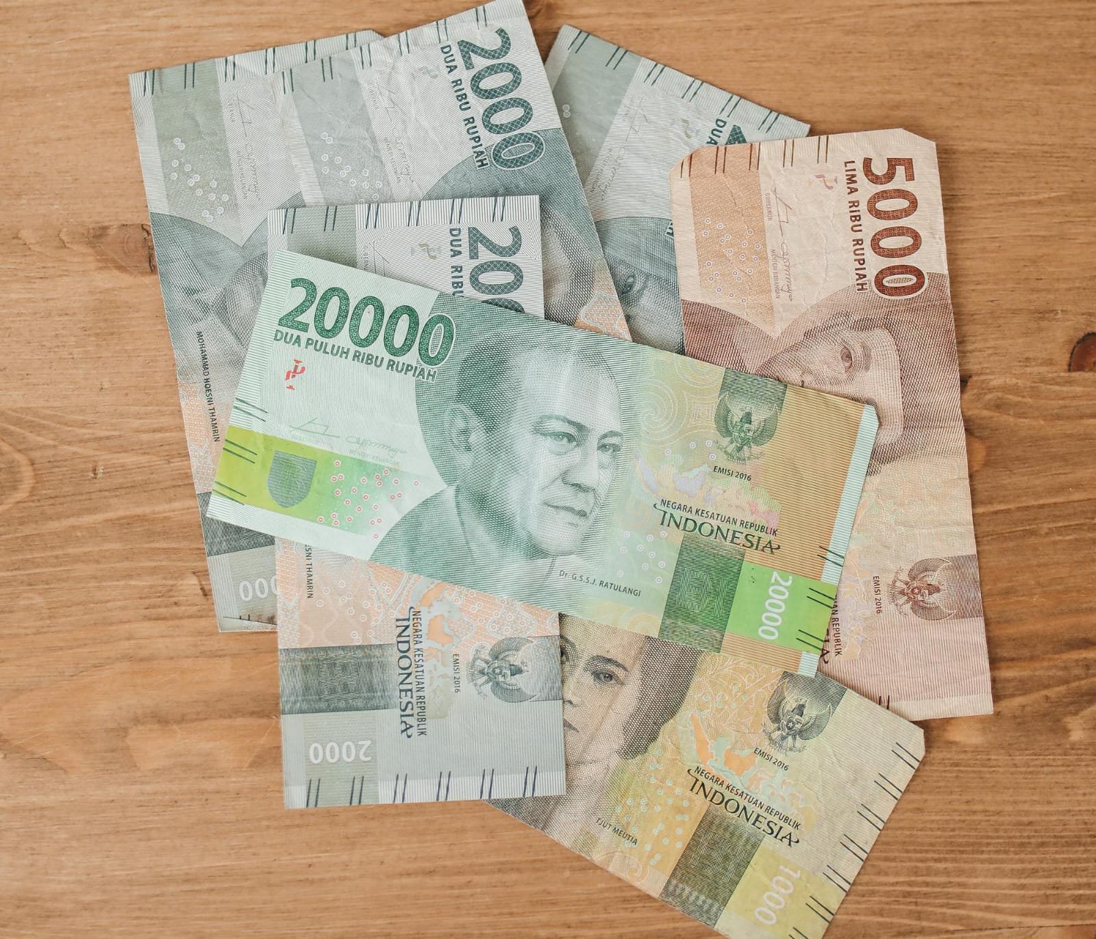 Hukum Orang Tua Menggunakan Uang THR Anak dalam Pandangan Islam