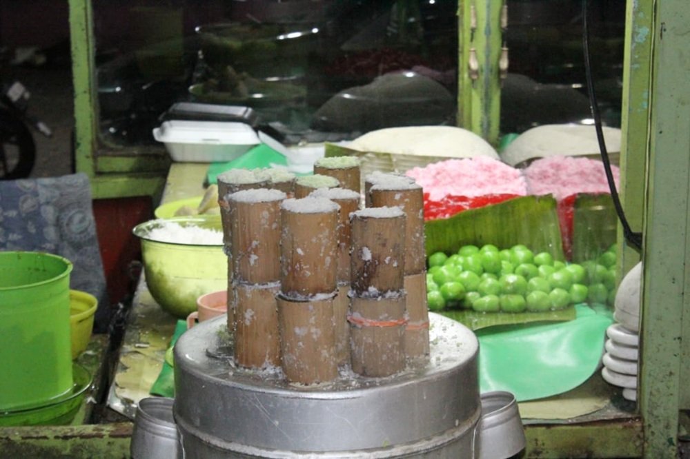 Putu Pojok Lawas, Jajanan Tradisional yang Bertahan dari Generasi ke Generasi di Kota Malang