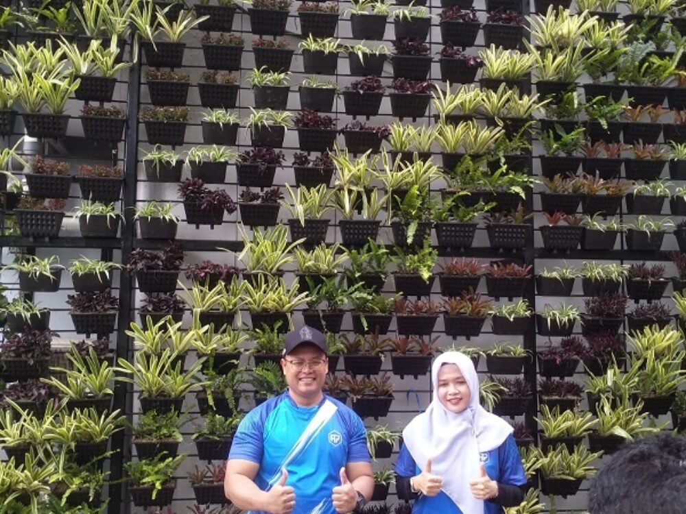 Vertical Garden FTP UB