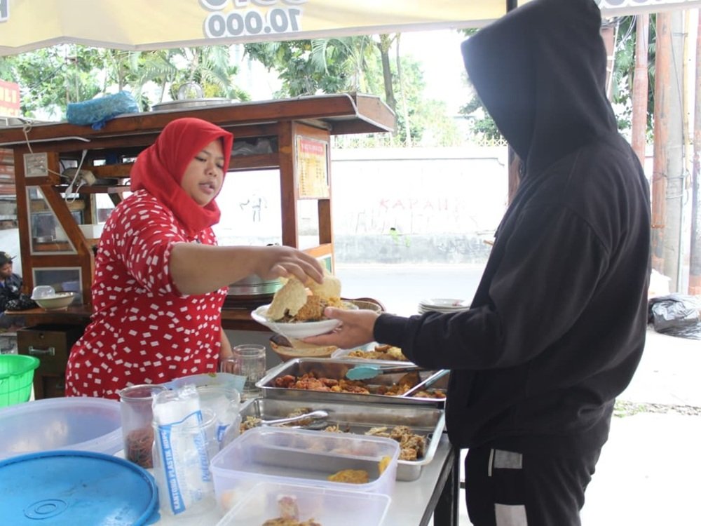 Warung Dhancuk Hadirkan Kuliner Murah Meriah di Sekitar UIN Malang, Buka 26 Jam